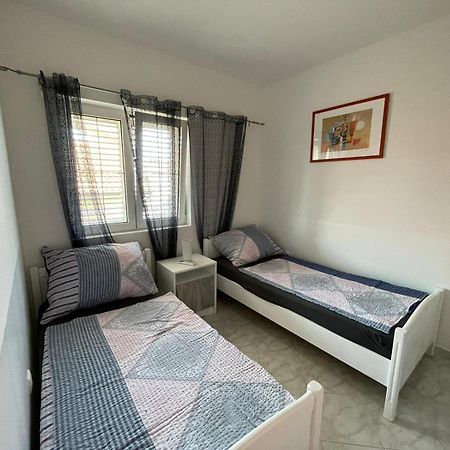 Apartmani Ira Vir Szoba fotó